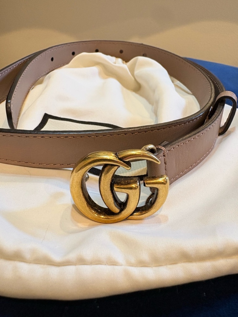 Gucci Leather Belt with Gold Double G Buckle in Nude/Tan. - Picture 2 of 6